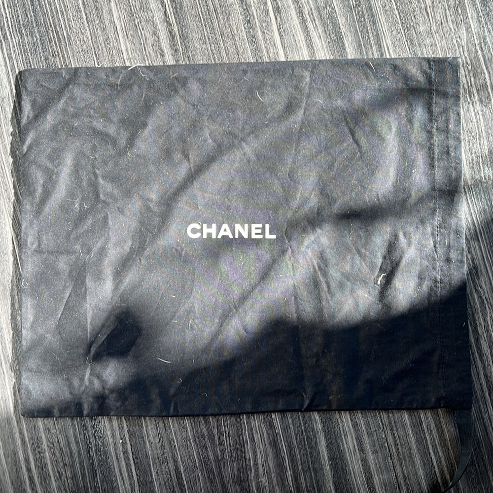 CHANEL Vintage Purse - Picture 16 of 17